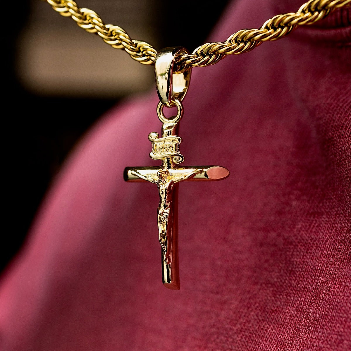 Italian Horn and Cross Set in Yellow Gold