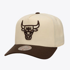 Chicago Bulls Cream/Brown Two-Tone Fashion Pro Pinch Snapback Hat