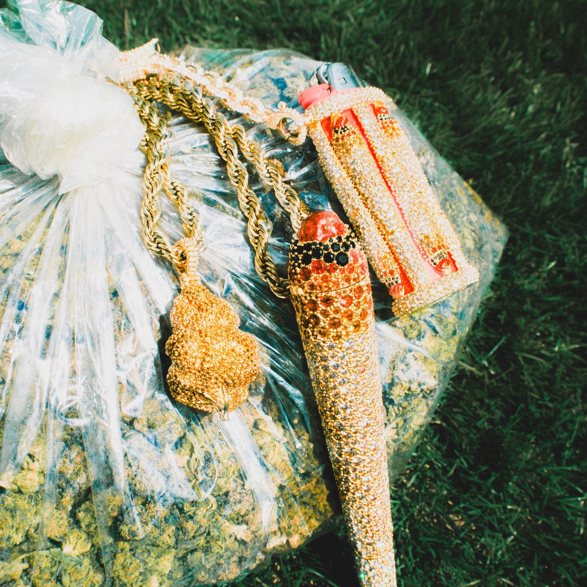 Golden Nugget Pendant + Joint Holder Pendant + It's Lit Lighter Case Clip On 420 Bundle in Yellow Gold